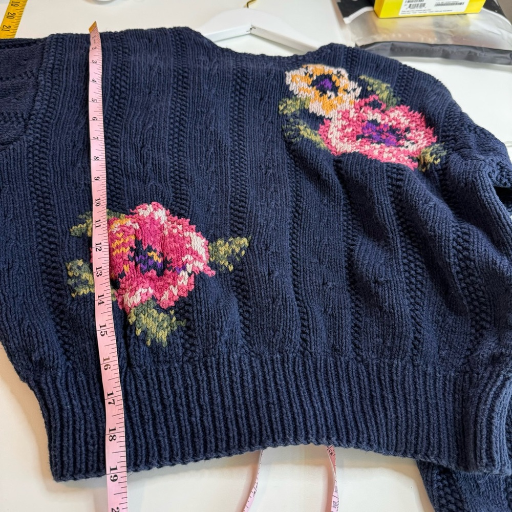 Vintage Liz Claiborne Med Collection Navy Floral Embellished Linen Blend Sweater - Picture 6 of 10